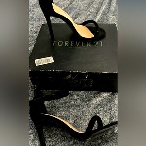 Fashion Nova Black Stiletto Style Heels with ankle strap Sz 7 Women’s